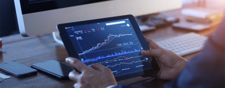 tablet mostrando un gráfico de rentabilidad